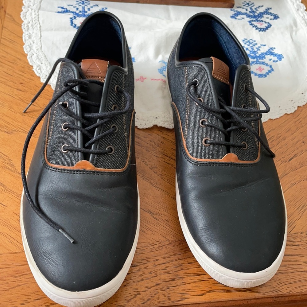 Men’s 12 Aldo shoe
